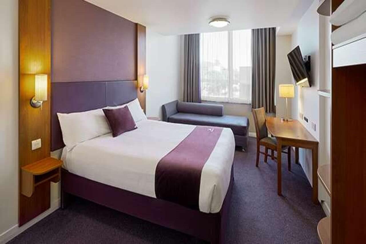Premier Inn London Blackfriars - Fleet Street Exterior foto